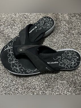 Women’s Size 9 Columbia Lima Sport Black Floral-Print Flip Flop Sandals